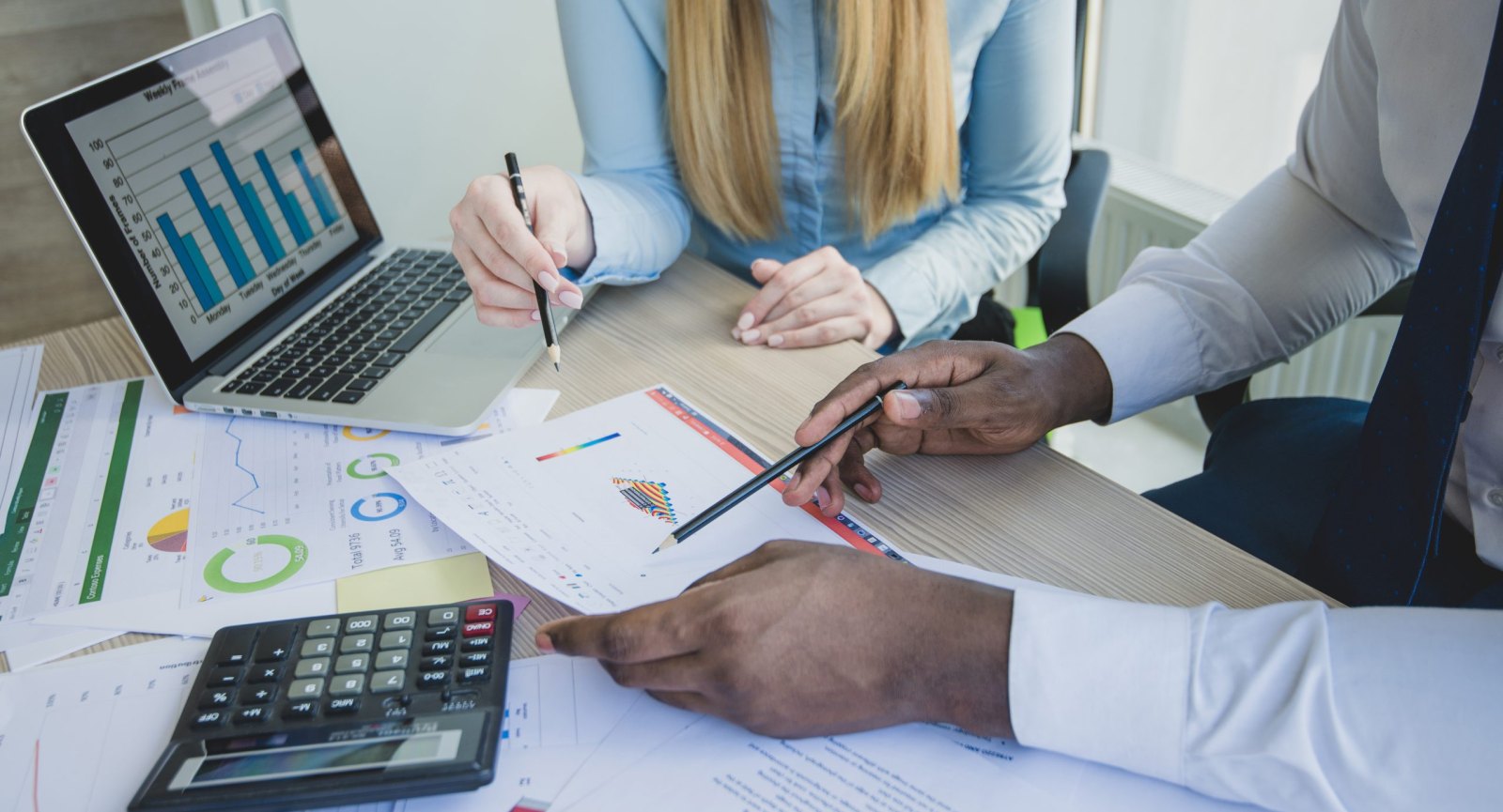 Analyse de documents financiers en réunion